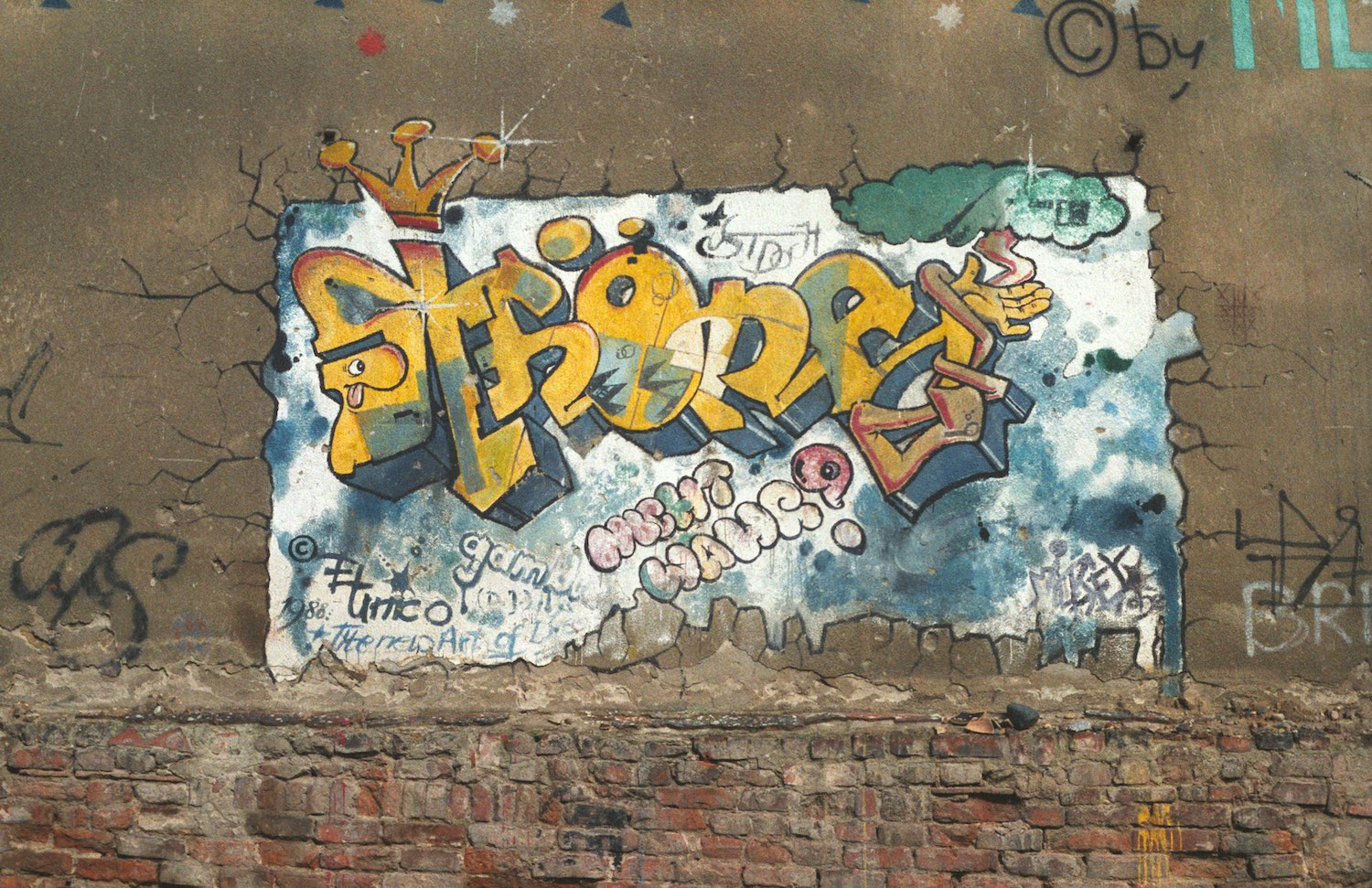 Historisches Graffiti in Dresden,1994 , Foto von Klaus Heidemann